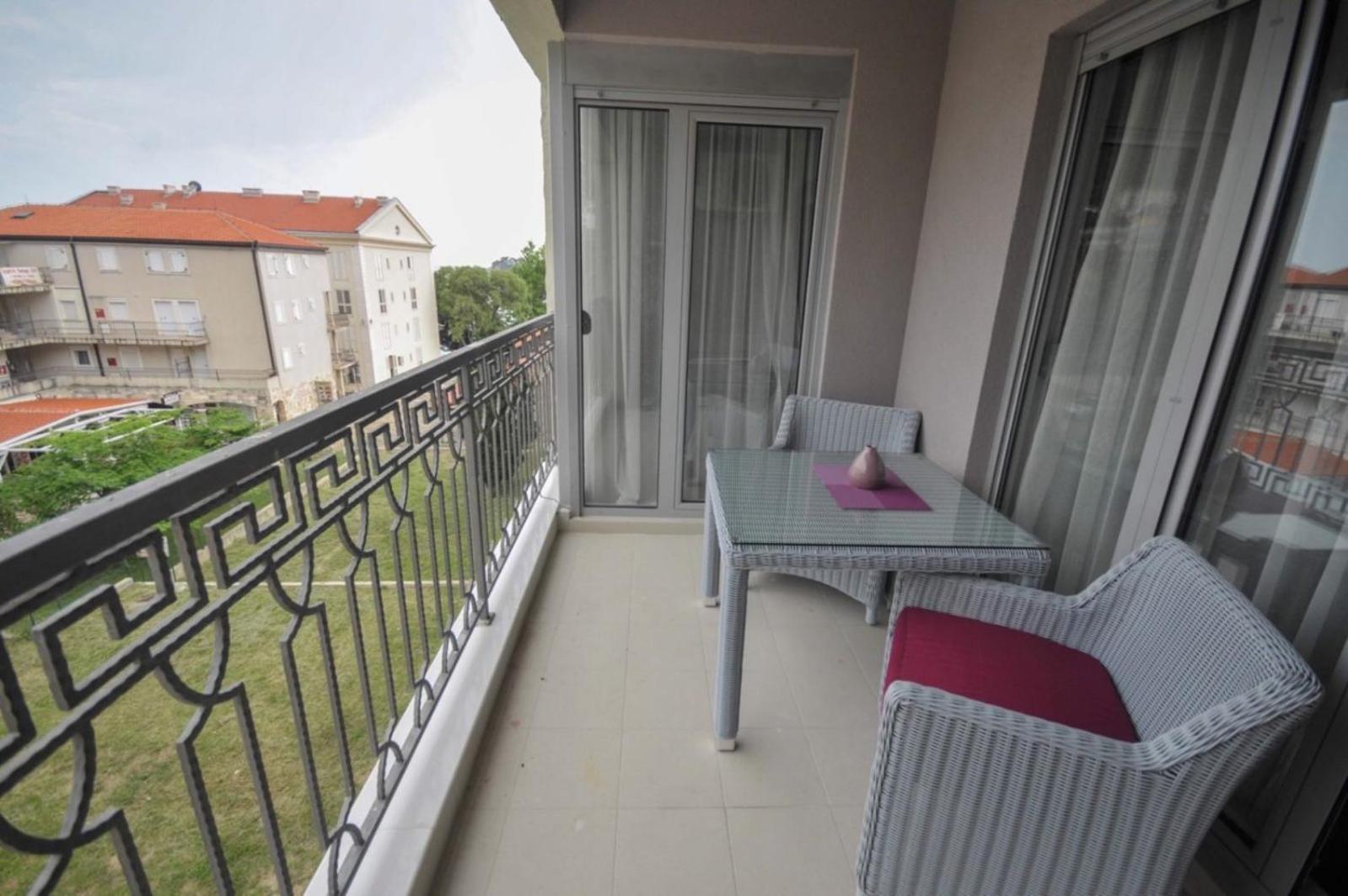 Seaside Apartments Петровац Экстерьер фото