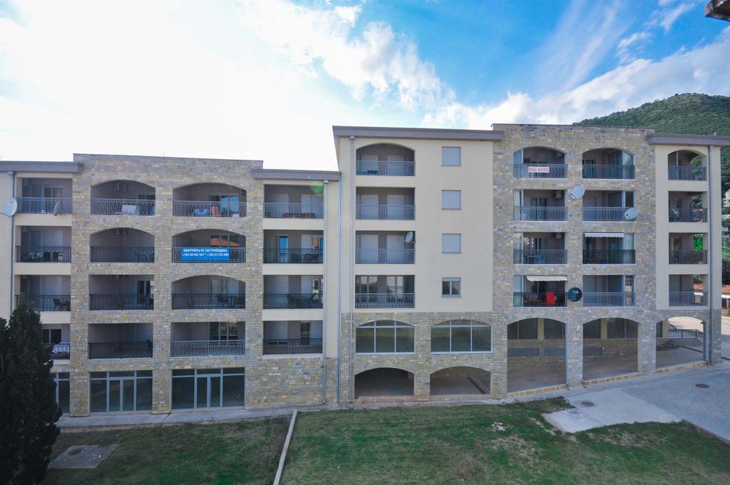 Seaside Apartments Петровац Экстерьер фото