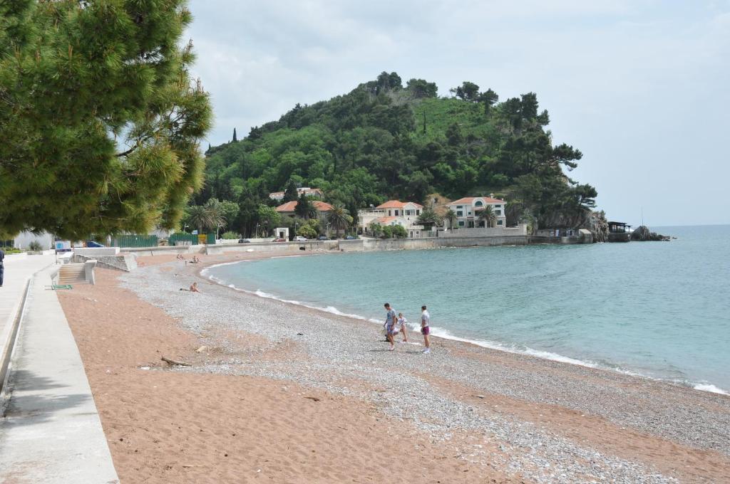 Seaside Apartments Петровац Экстерьер фото